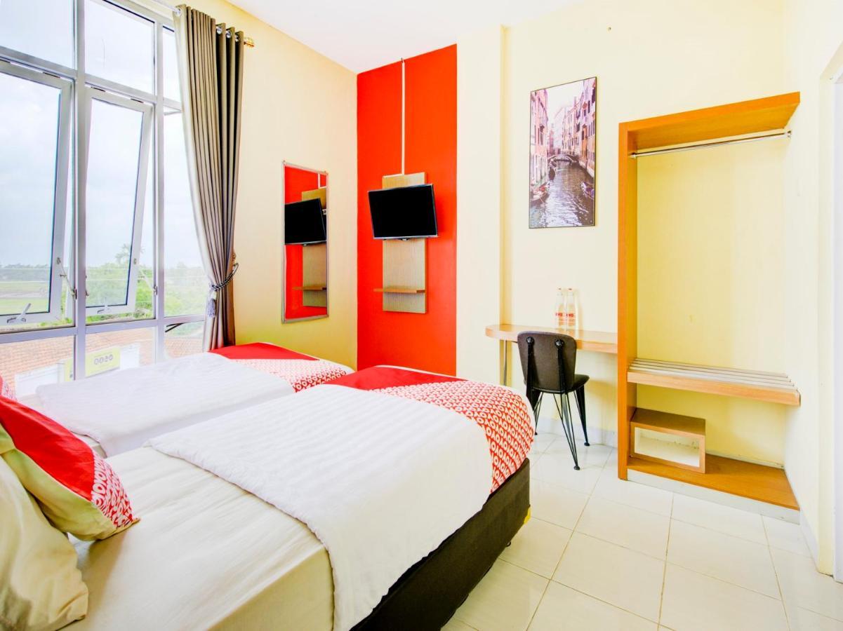 Oyo 3746 Double Tree Guesthouse Purwokerto Exteriör bild