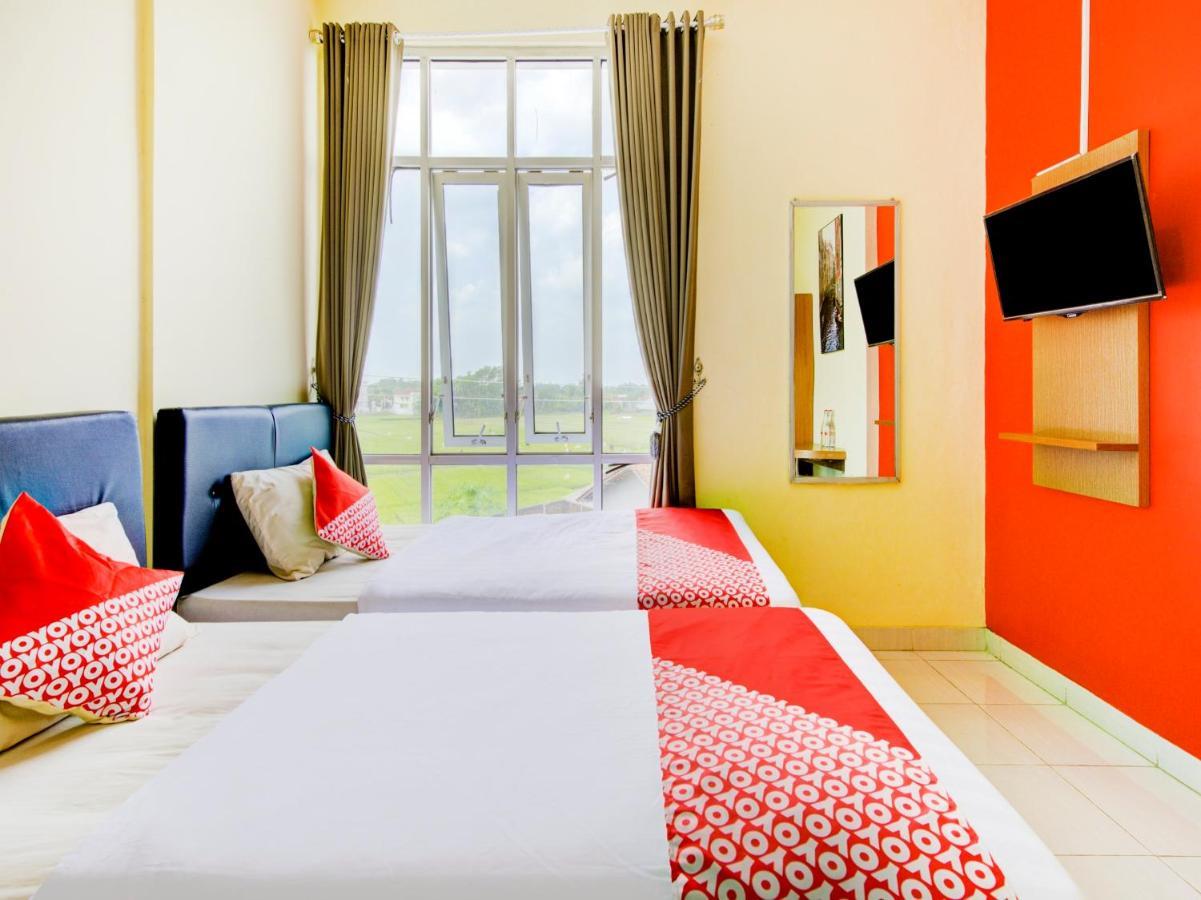 Oyo 3746 Double Tree Guesthouse Purwokerto Exteriör bild