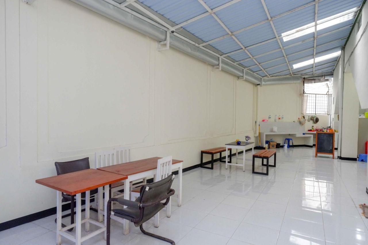 Oyo 3746 Double Tree Guesthouse Purwokerto Exteriör bild