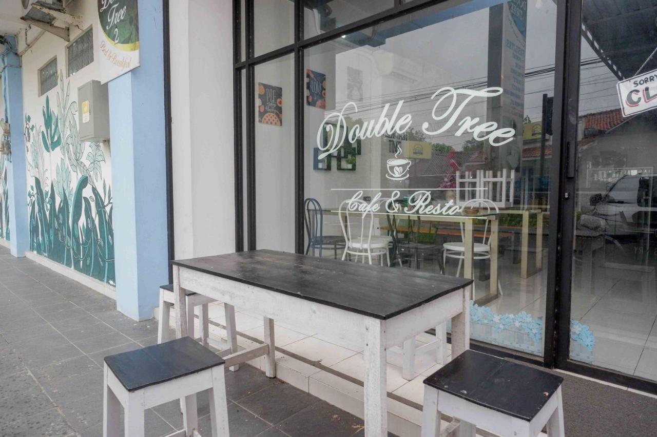 Oyo 3746 Double Tree Guesthouse Purwokerto Exteriör bild